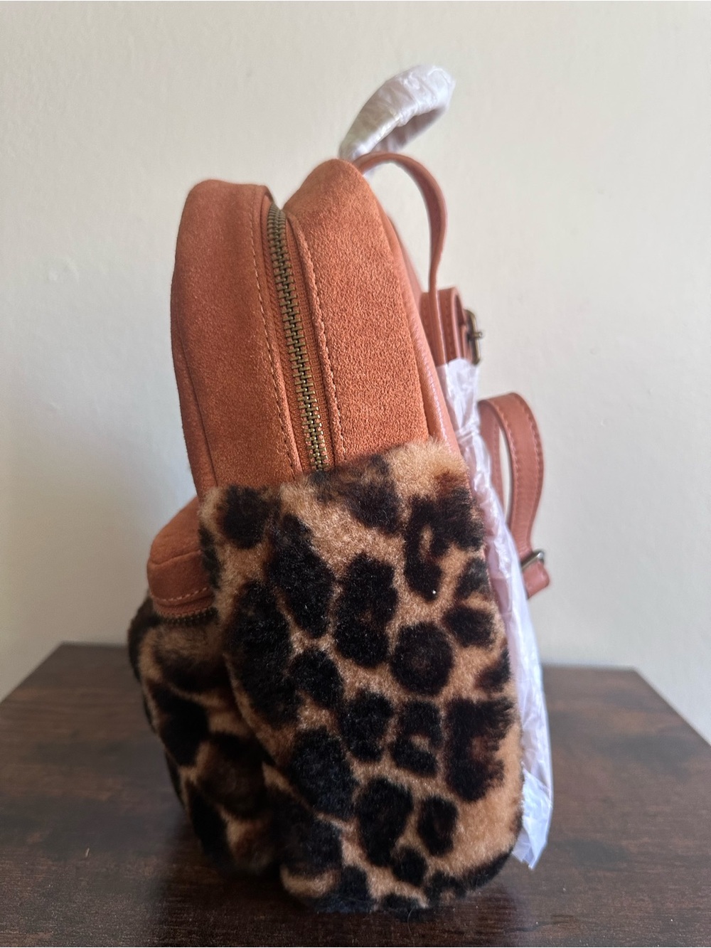 UGG DANNIE 11 BACKPACK SHEEP 100% SUEDE, SHEEPSKIN, COW LEATHER NWT - Picture 2 of 6